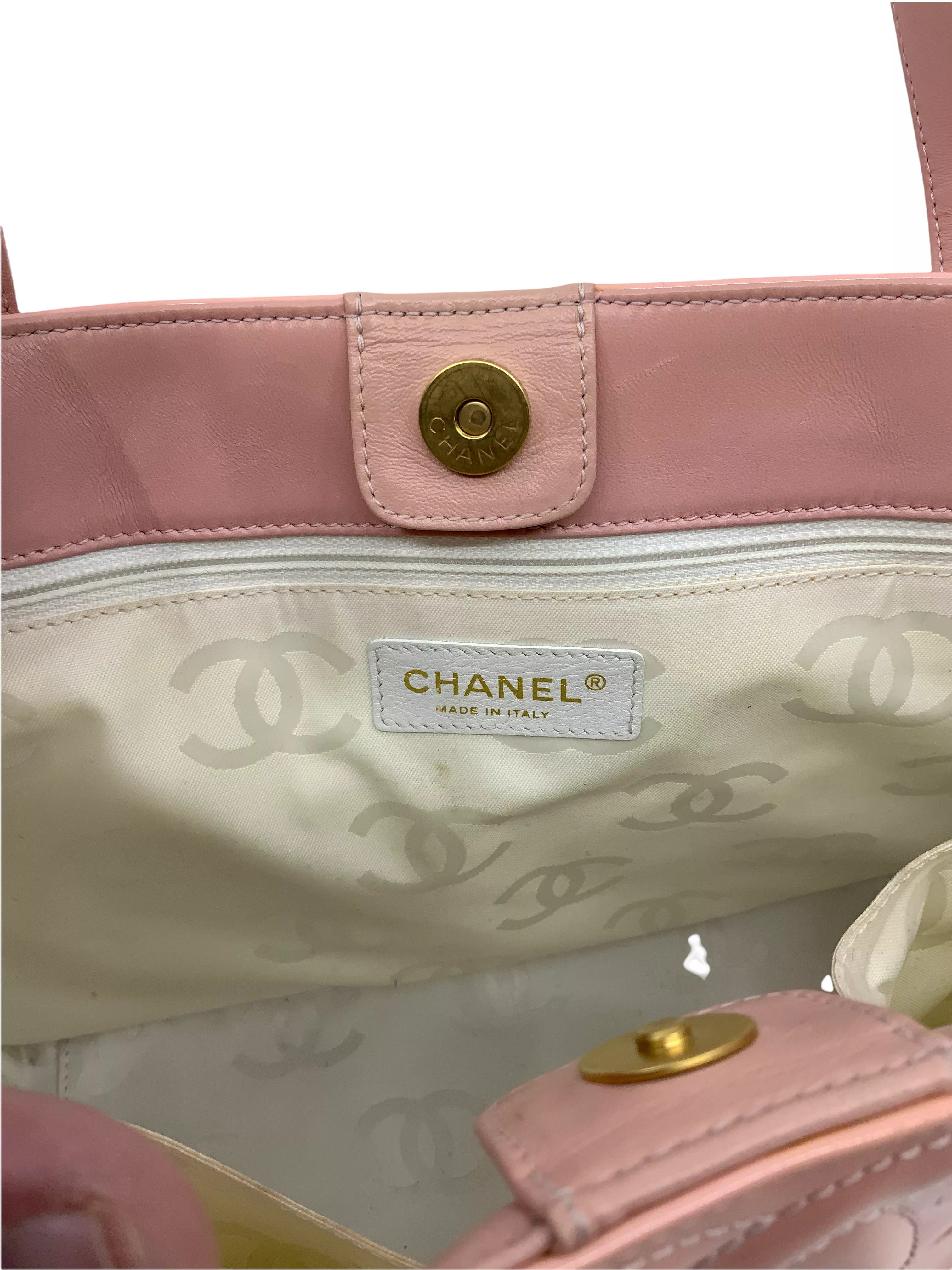 CHANEL Triple CC Logo Patent Leather Medium Tote Bag