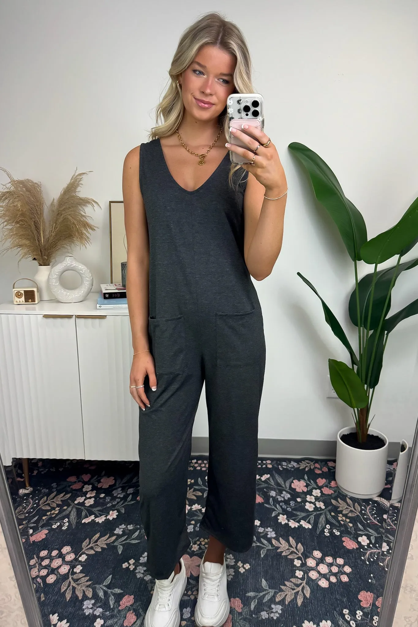 Trendsetting Effect V-Neck Relaxed Jumpsuit