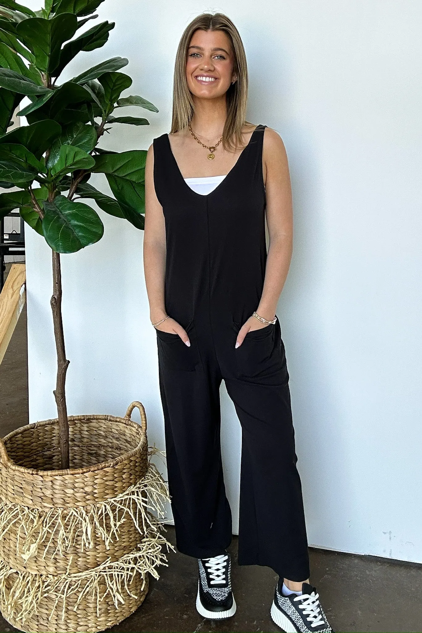 Trendsetting Effect V-Neck Relaxed Jumpsuit