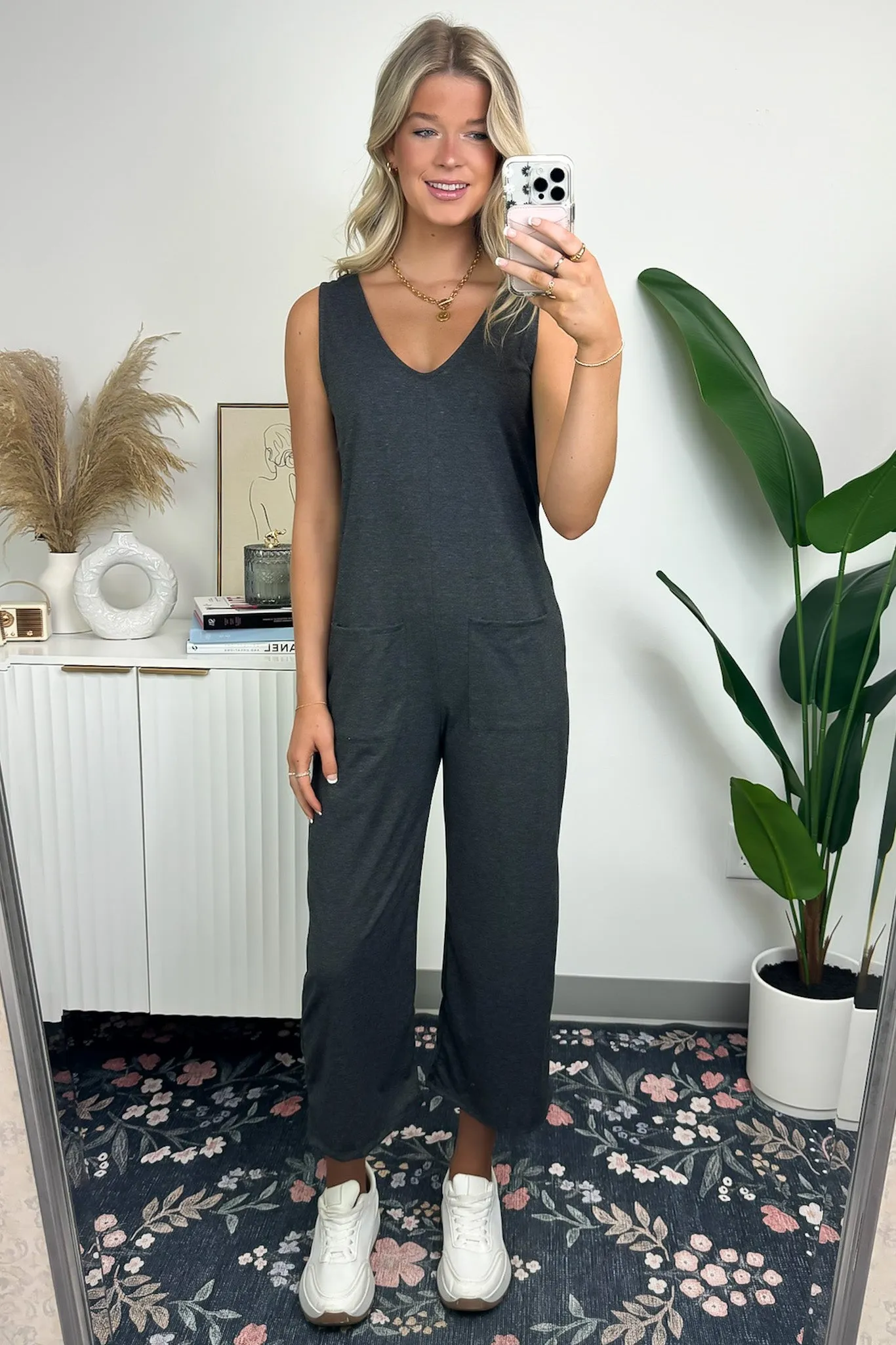 Trendsetting Effect V-Neck Relaxed Jumpsuit